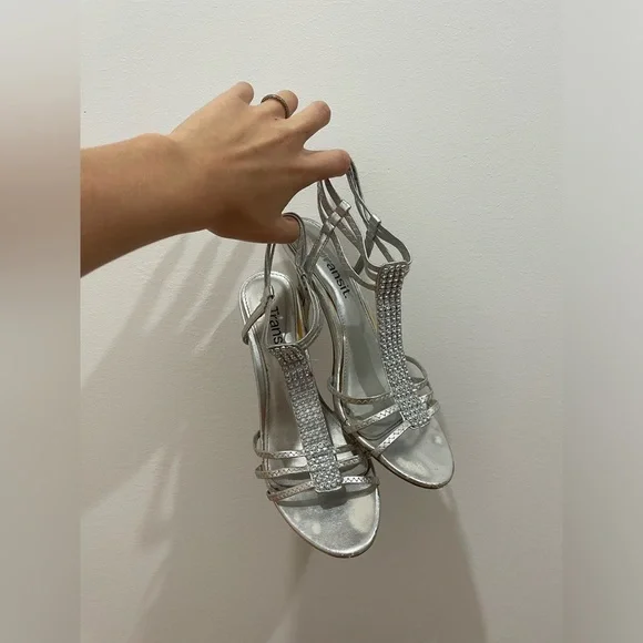 Heels - Picture 3 of 6